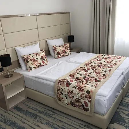 Hotel Old Town 4*