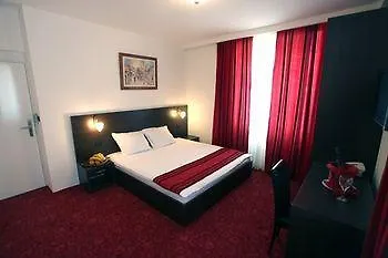 Hotel Old Town 4*